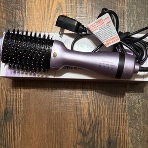 Adagio blowout brush